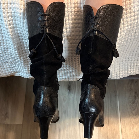 Chic Black Heeled Boots - Picture 4 of 10